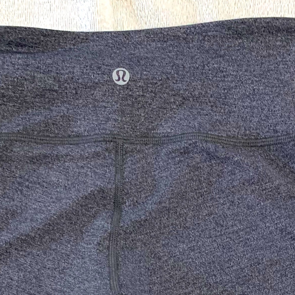 LULULEMON ❤️‍🔥Flattering grey leggings